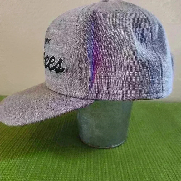 Nike New York Yankee snap back baseball hat cap. Gently used - Picture 6 of 9